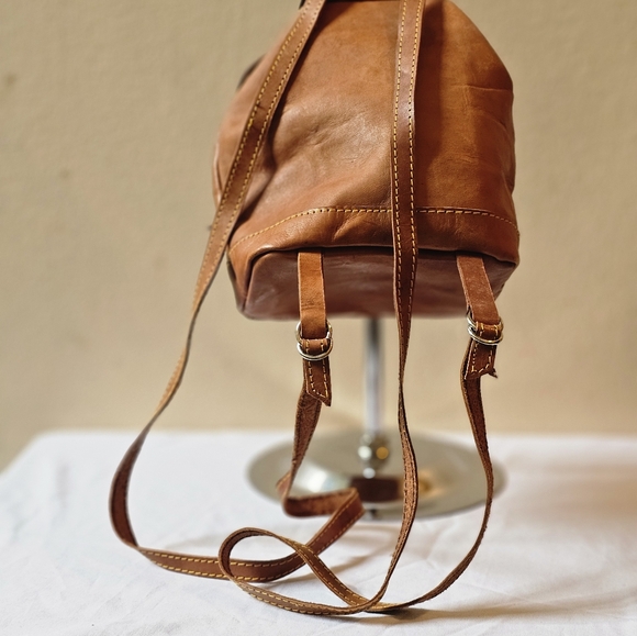 Vintage GENUINE leather backpack - Picture 10 of 12